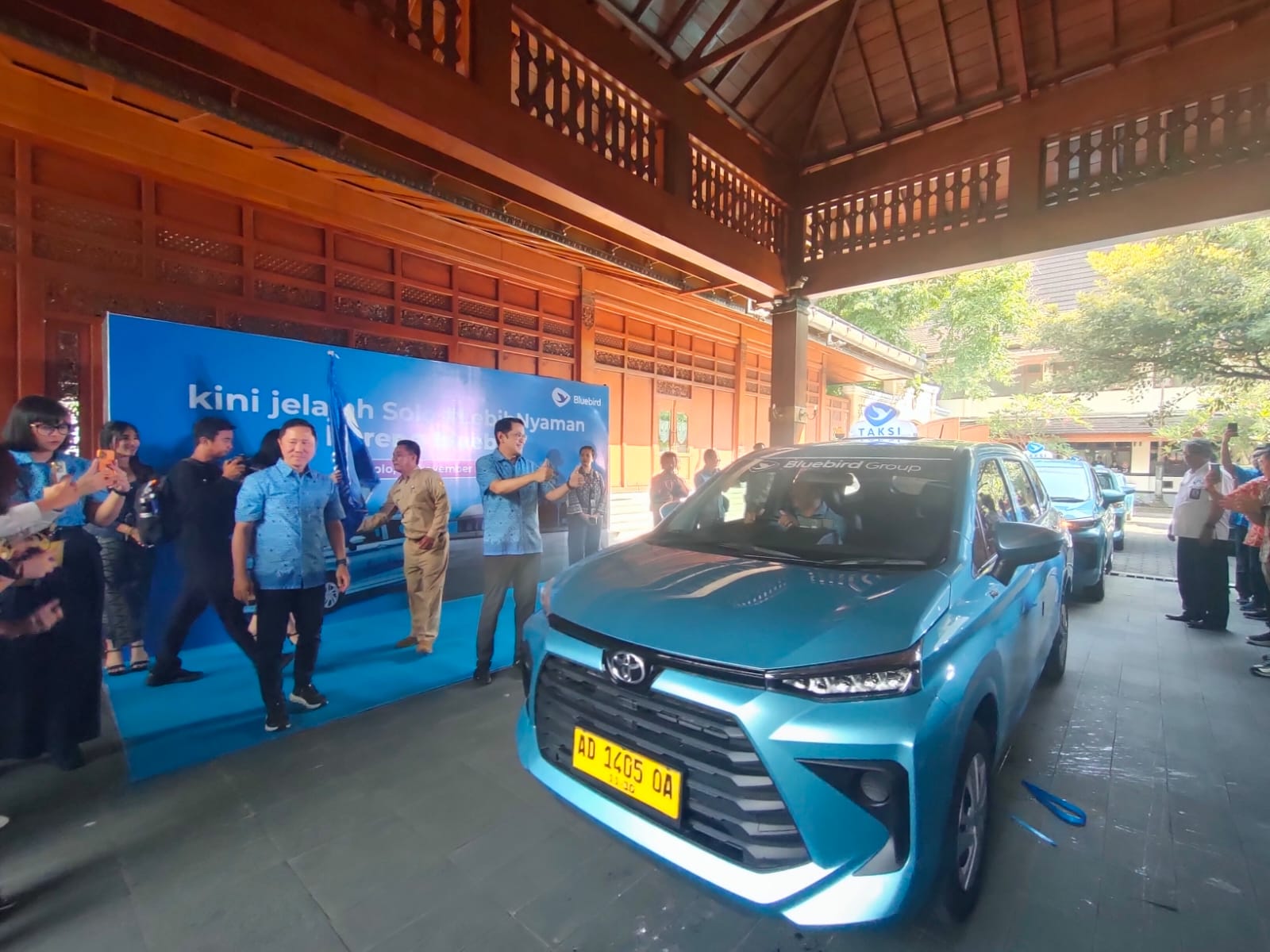 Blue Bird Resmi Mengaspal di Kota Solo