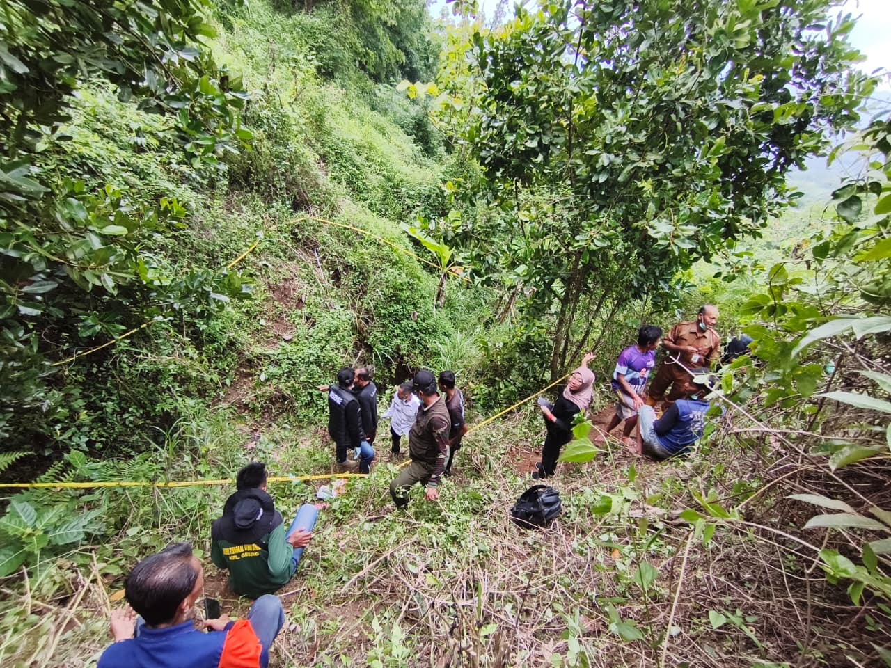 Penemuan kerangka manusia di Kelurahan Gesing, Kecamatan Kismantoro, Wonogiri, Senin (1/12/2025).