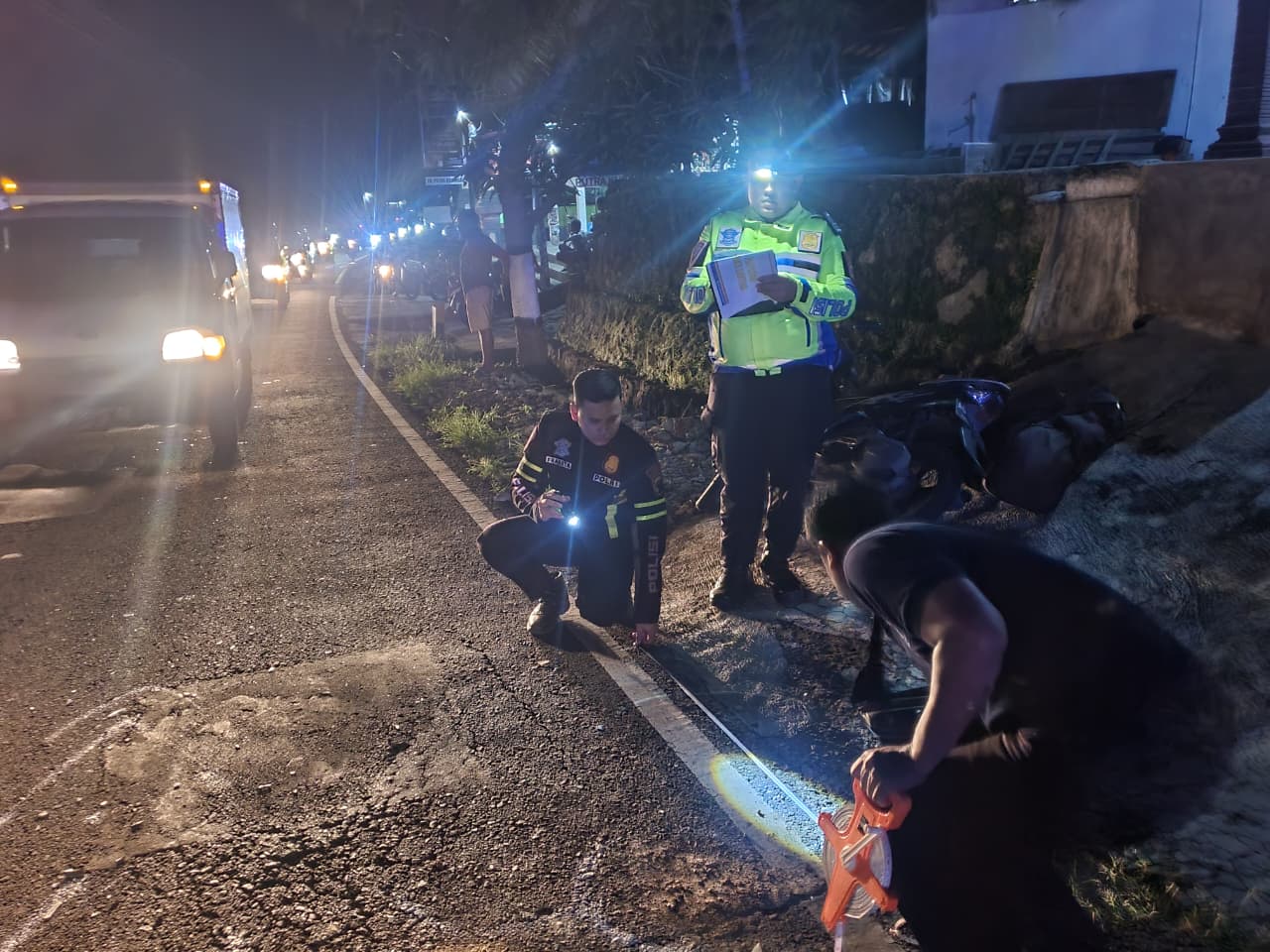 Jalan Raya Wonogiri&ndash;Wuryantoro, tepatnya di Dusun Sendangsari, Desa Gumiwang Lor, Kecamatan Wuryantoro, Minggu (30/11/2025).