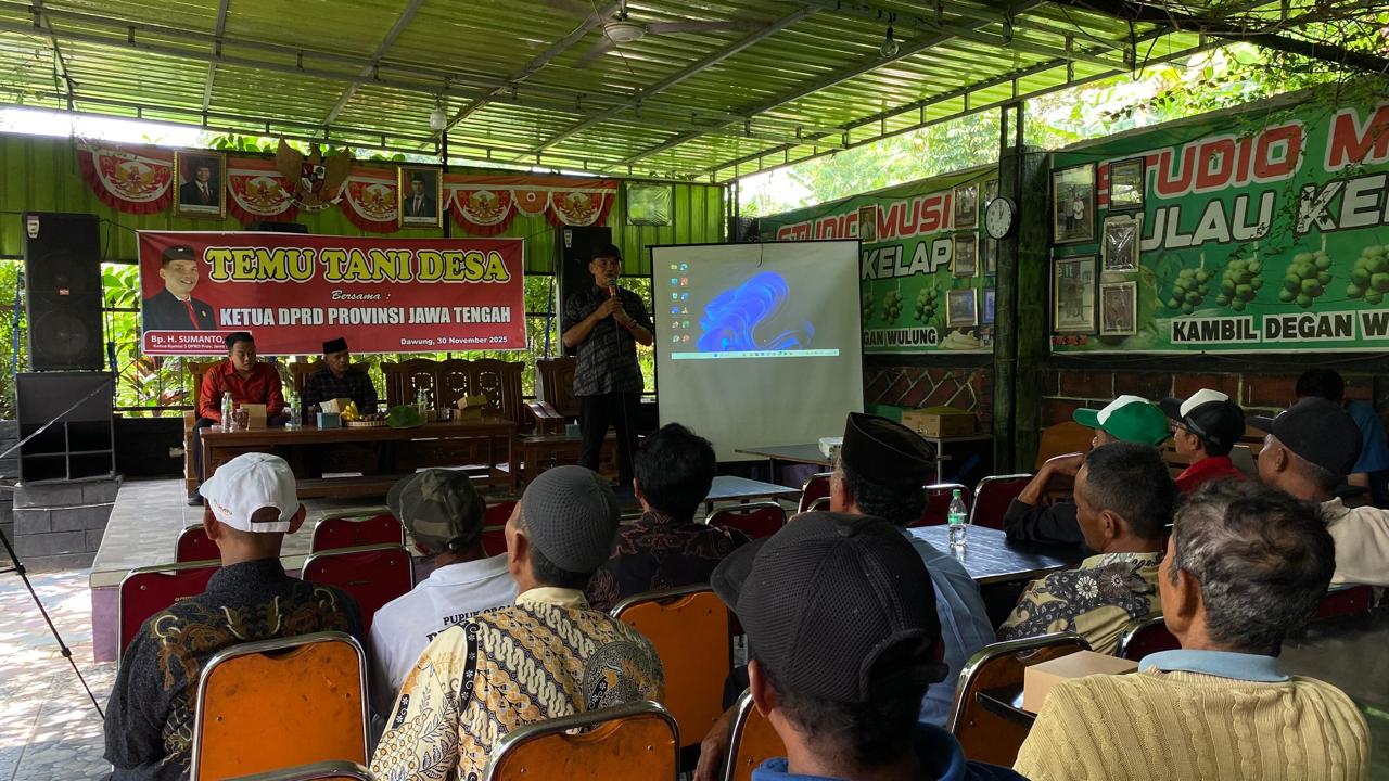 Ketua DPRD Jateng Sumanto dalam acara Temu Tani di Desa Dawung, Kecamatan Matesih, Kabupaten Karanganyar, belum lama ini.