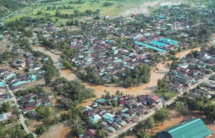 Bencana banjir dan longsor meluluhlantakkan sejumlah wilayah di Pulau Sumatera, termasuk Aceh.