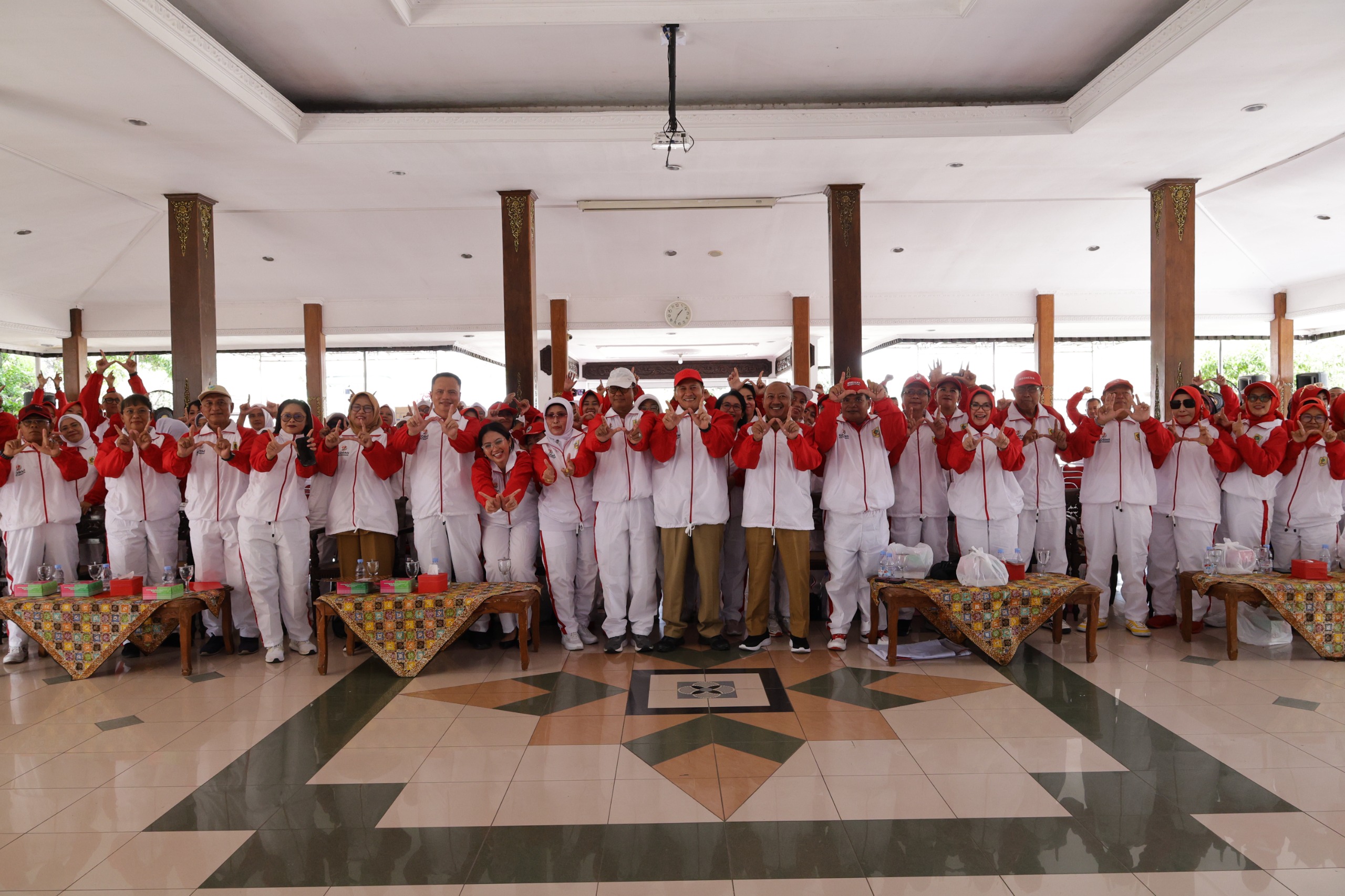 Bupati Wonogiri Setyo Sukarno melepas Kontingen KORMI Wonogiri, Selasa (2/12/2025).