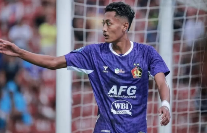 Pemain Persik Kediri, Rifqi Ray Farandi, yang terbang ke SEA Games 2025 Thailand, gantikan Marselino Ferdinan.