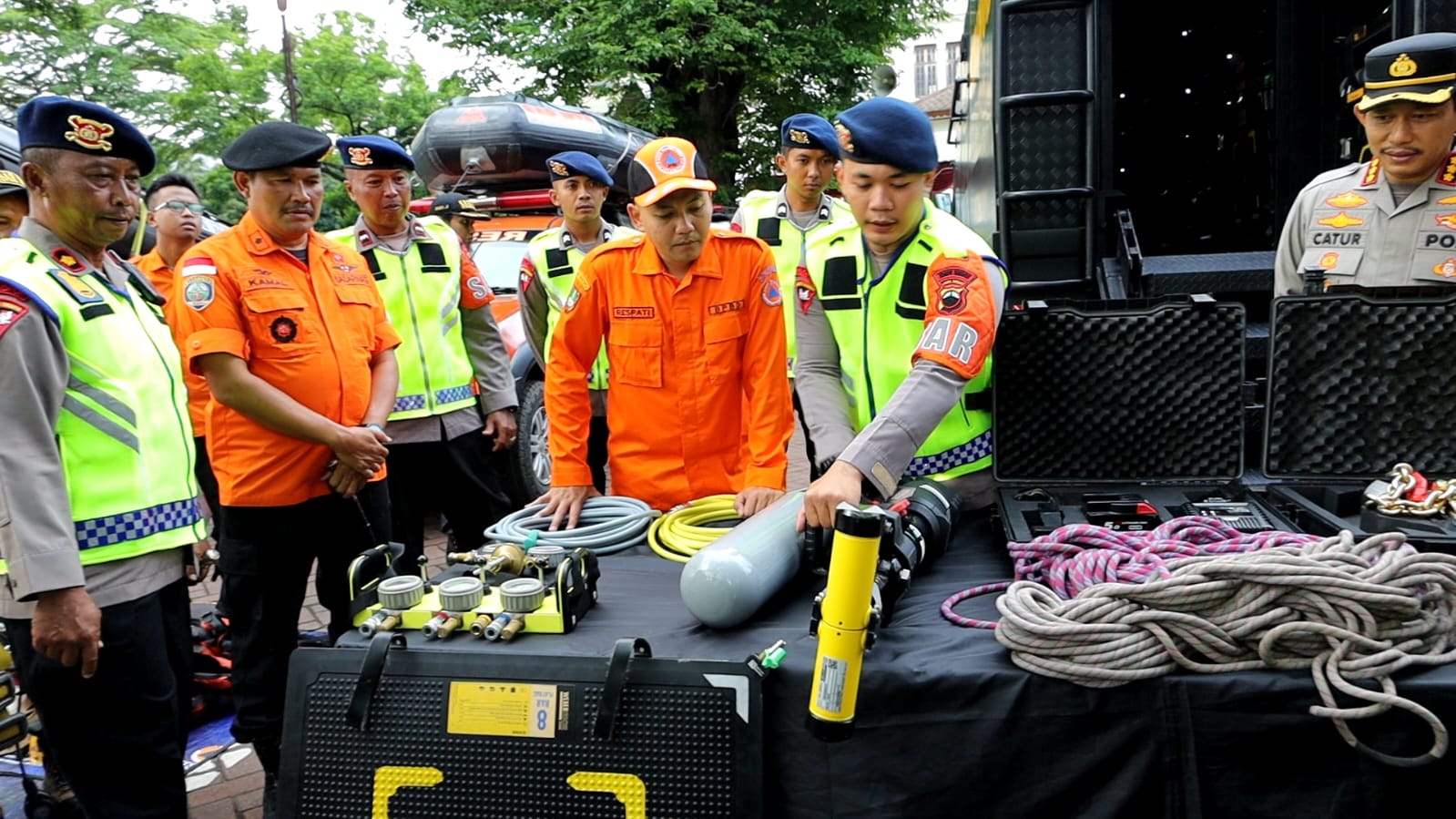Pemerintah Kota Solo menggelar Apel Siaga Bencana di Balai Kota Surakarta, Kamis (4/12).