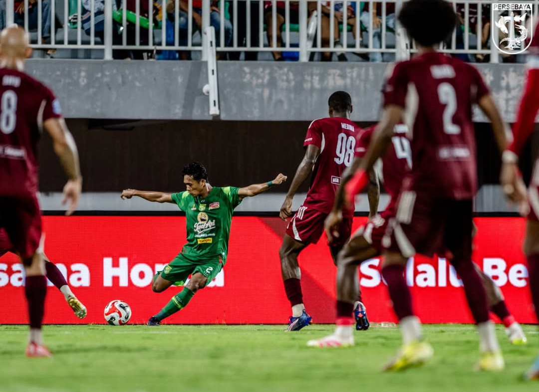 Laga PSM Makassar vs Persebaya Surabaya di laga lanjutan Super League 2025/2026 (update 7 Desember 2025).