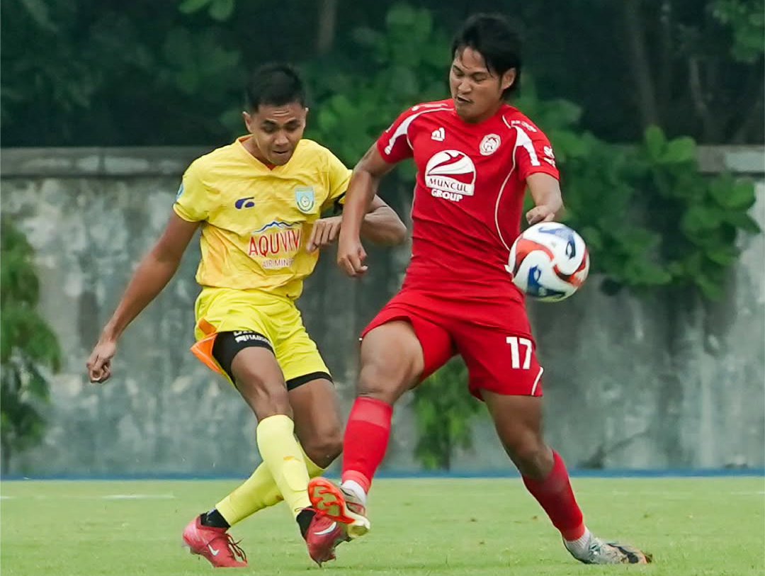 Gresik United FC menghadapi Persiba Bantul&nbsp;di Stadion Pasiran, Surabaya, Senin (8/12).&nbsp;