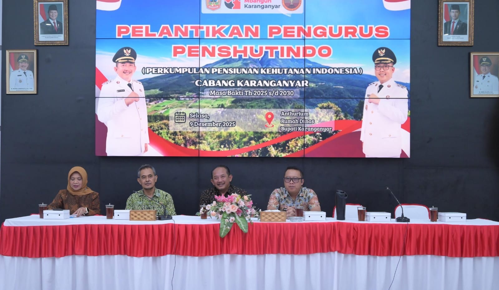 Pelantikan pengurus Penshutindo Cabang Karanganyar, Selasa (9/12/2025). (Rudi Hartono/Radar Solo)