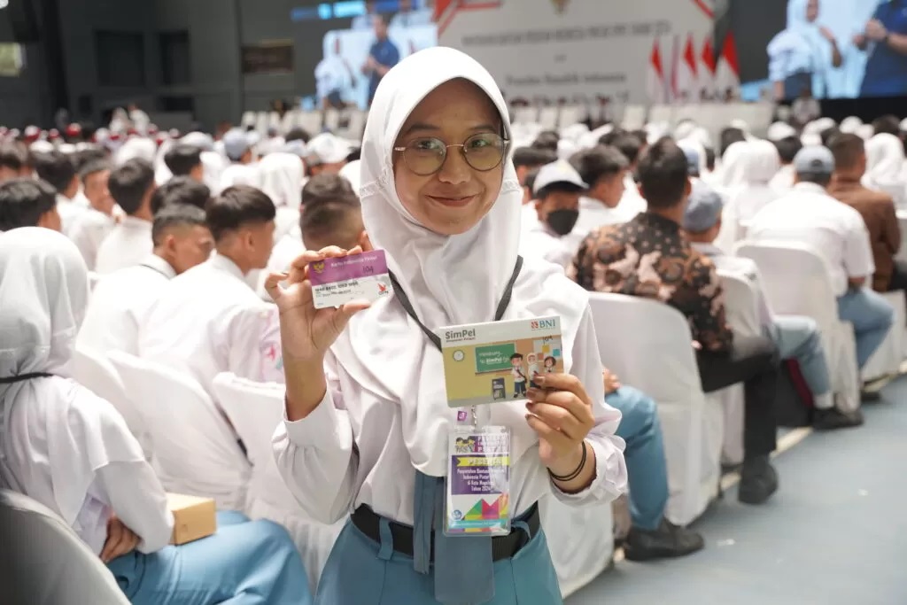 Ilustrasi Siswa SMA Penerima PIP 2025