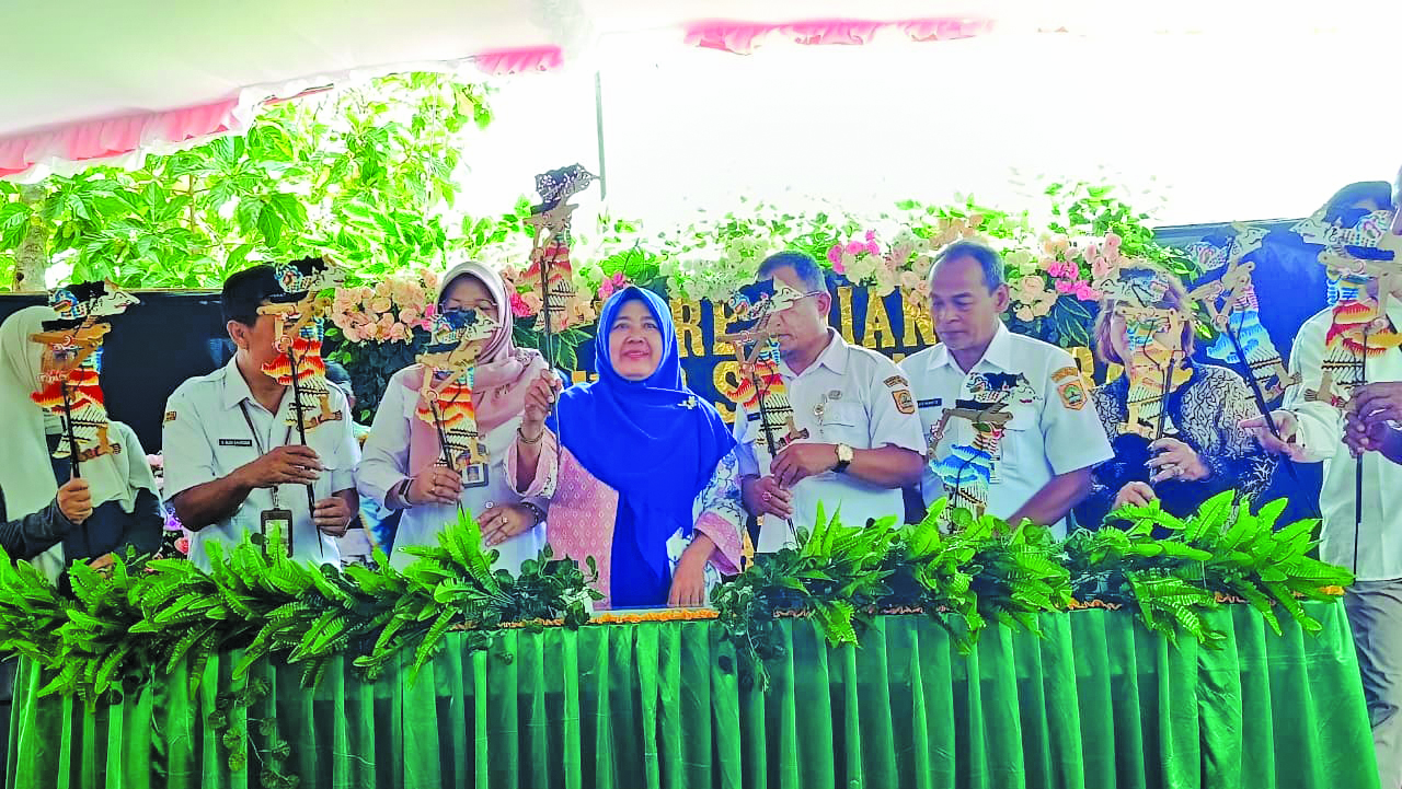 Kepala Dinas Pendidikan dan Kebudayaan (Disdikbud) Provinsi Jawa Tengah Sadimin resmikan gedung baru SLB Anugerah, Rabu (10/12).
