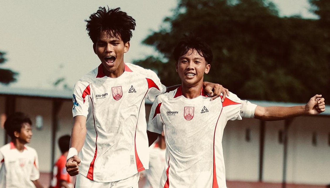 POTENSIAL: I Putu Richie Jujuantara (kanan) saat membela Persis Solo U-16 di ajang EPA U-16 2025/2026.