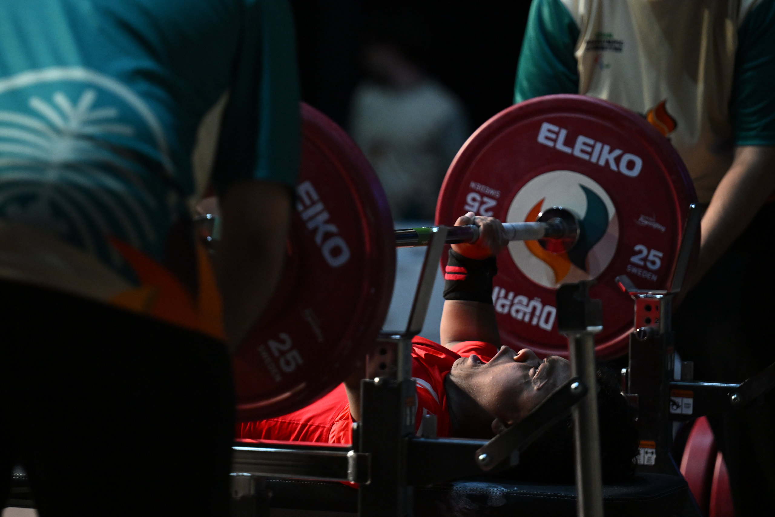 Lighter Imam Nur Shaleh saat terjun di ajang Asian Youth Para Games 2025 di Dubai