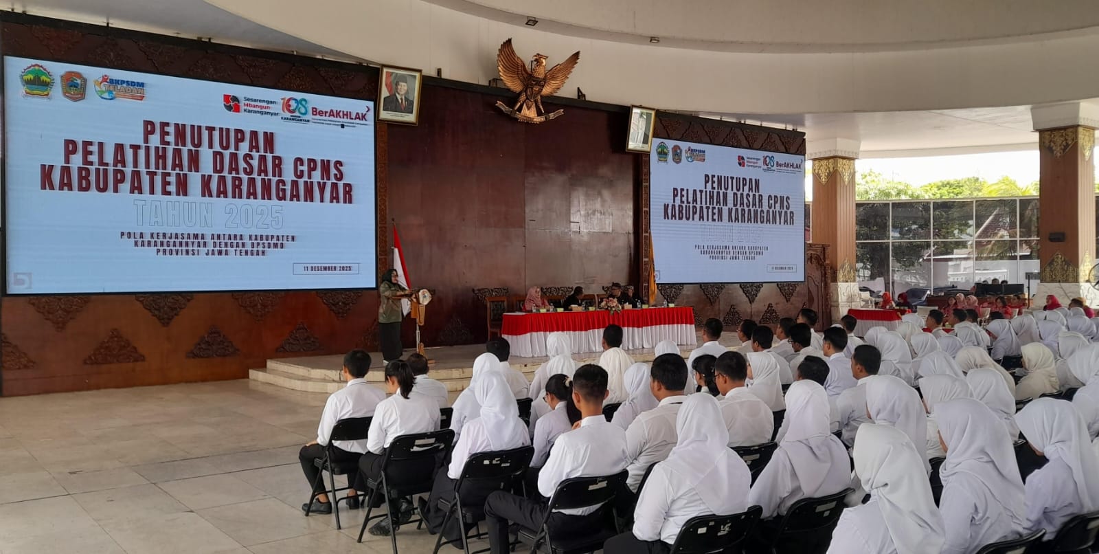 Latihan dasar (latsar) CPNS Pemkab Karanganyar di Pendapa Raden Mas Said Rumah Dinas Bupati Karanganyar, Kamis (11/12/2025). (Rudi Hartono/Radar Solo)