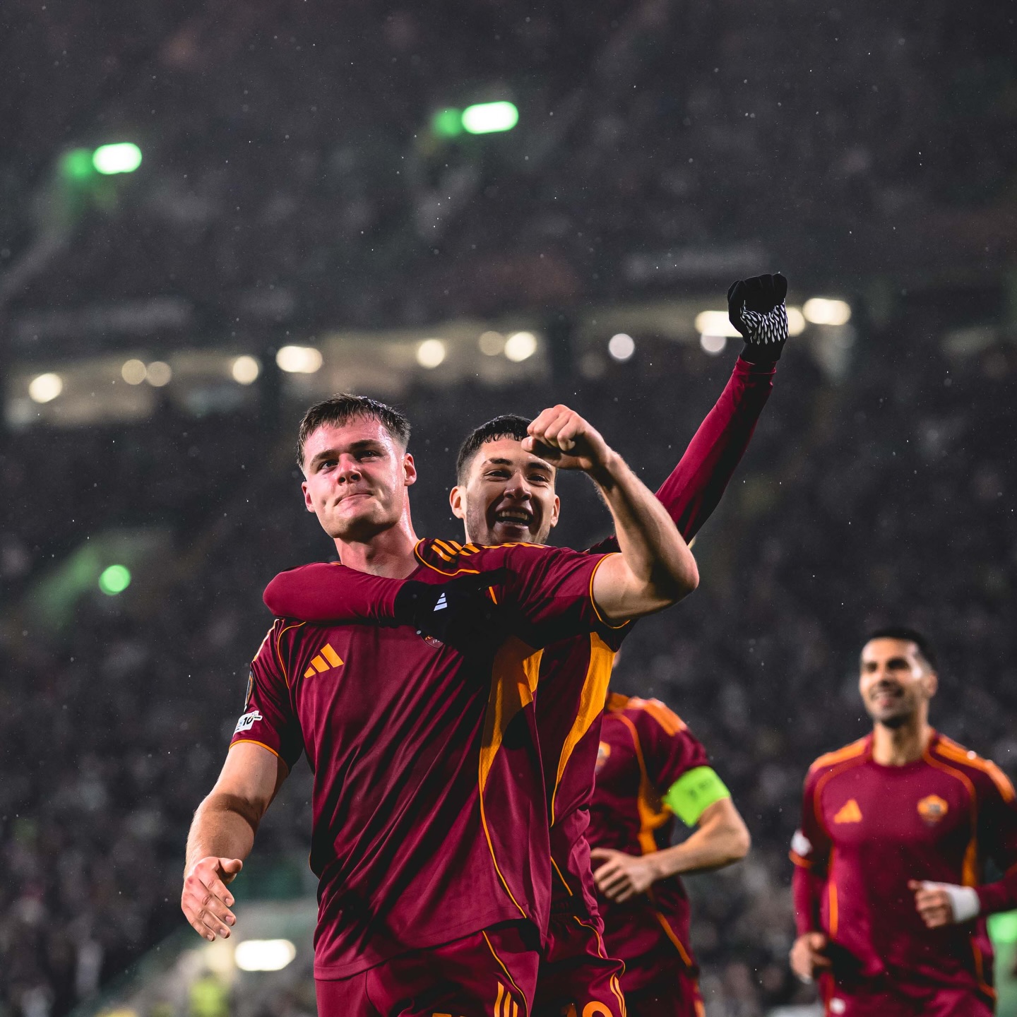 Hasil Lengkap Liga Europa: Evan Ferguson Bawa AS Roma Menang Telak, Aston Villa Amankan Poin Penuh di Tandang