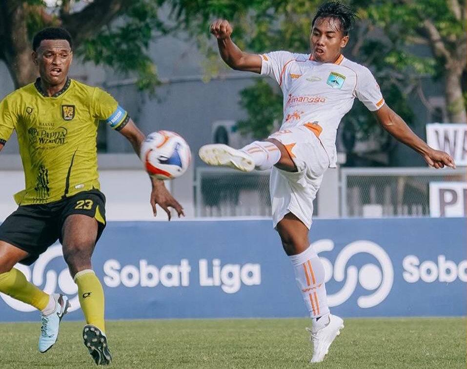 Persekabpas Pasuruan melawan Waanal Brothers di Stadion Pasiran, Surabaya, Sabtu (13/12/2025).
