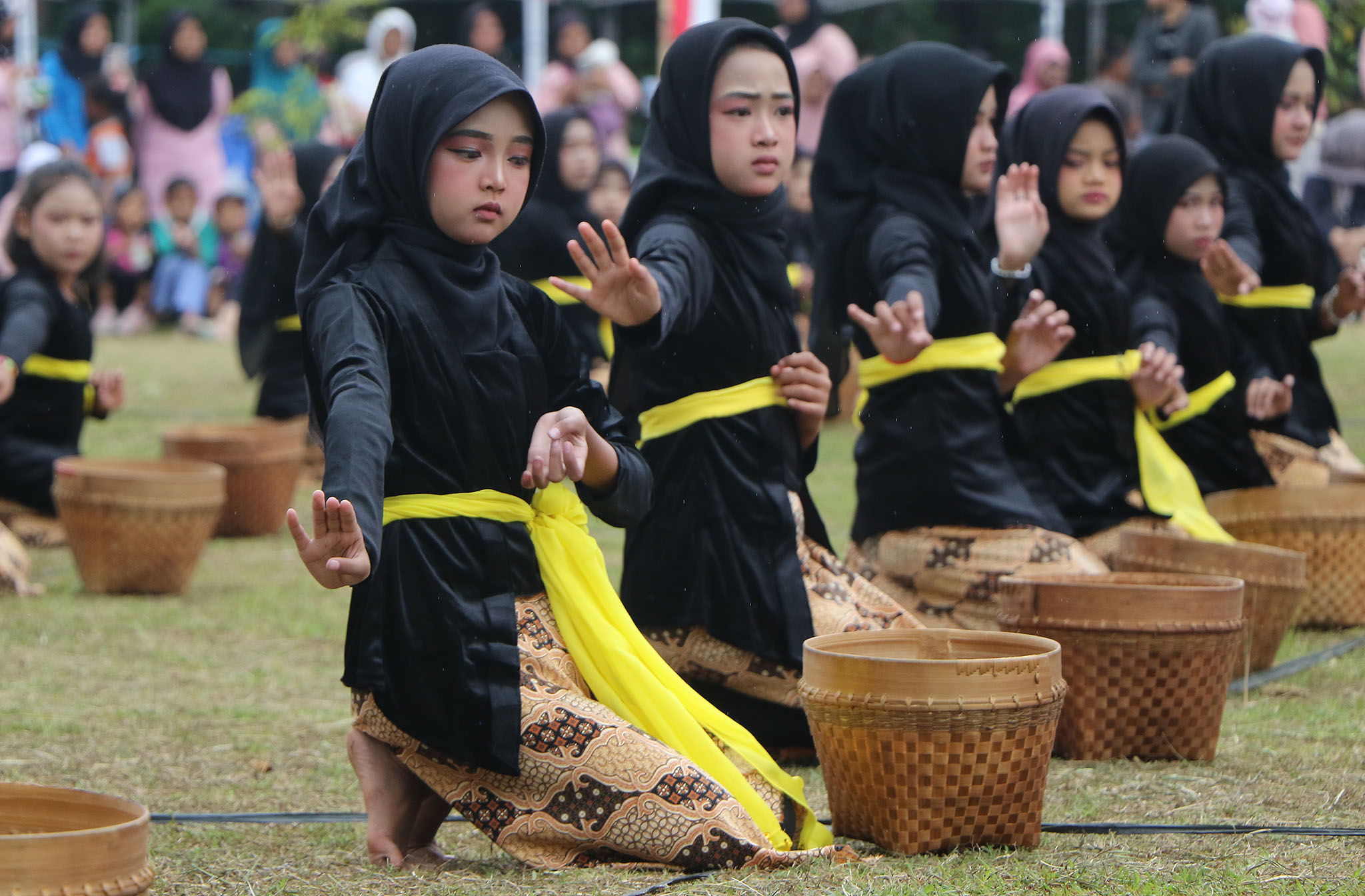 Tari Kopi Barendo menggambarkan semangat keteguhan warga dalam mengelola kopi sejak dulu hingga memiliki nilai ekonomis tinggi.