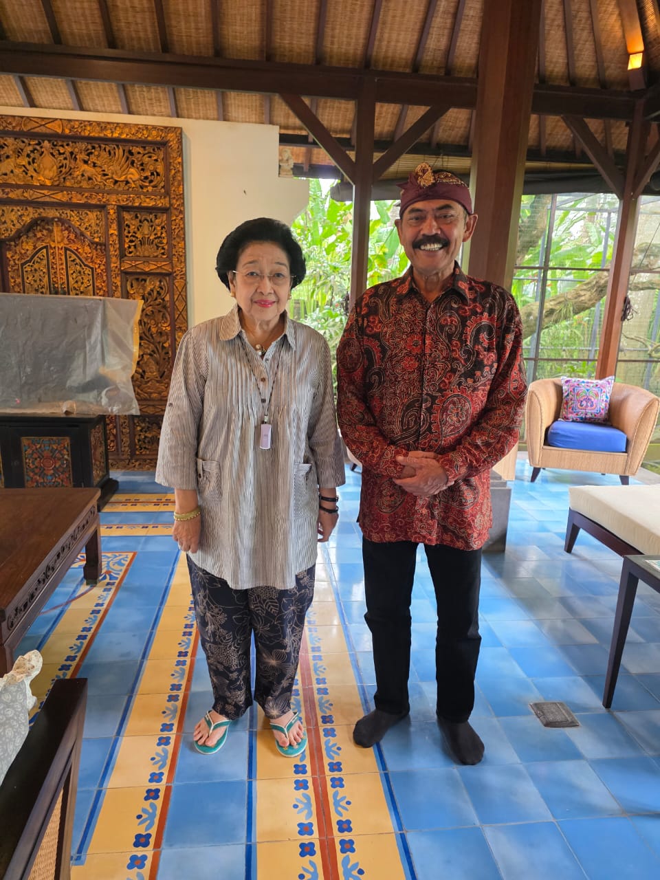 FX Hadi Rudyatmo saat bersama Ketua Umum PDIP Megawati Soekarnoputri di Bali, Minggu (14/12/2025).