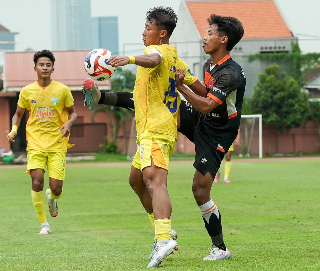 Perseden Denpasar melawan Gresik United FC di Stadion THOR, Surabaya, Selasa, 16 Desember 2025.