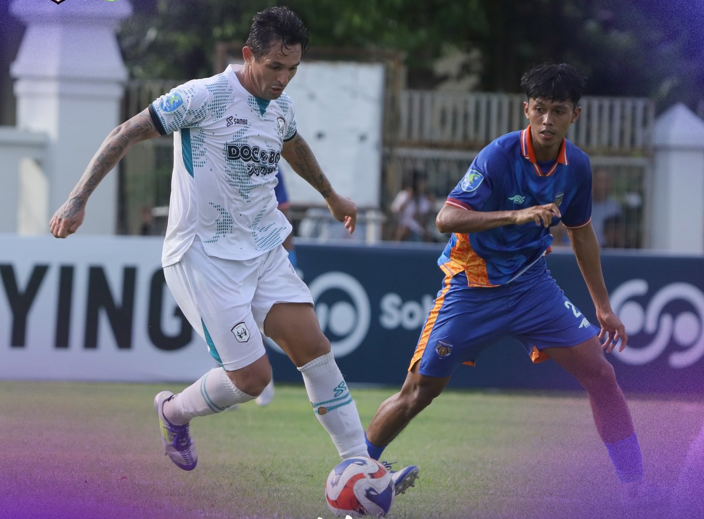 SARAT GENGSI: Laga RANS Nusantara FC melawan Persikutim di Lapangan Banyuanyar (16/12).
