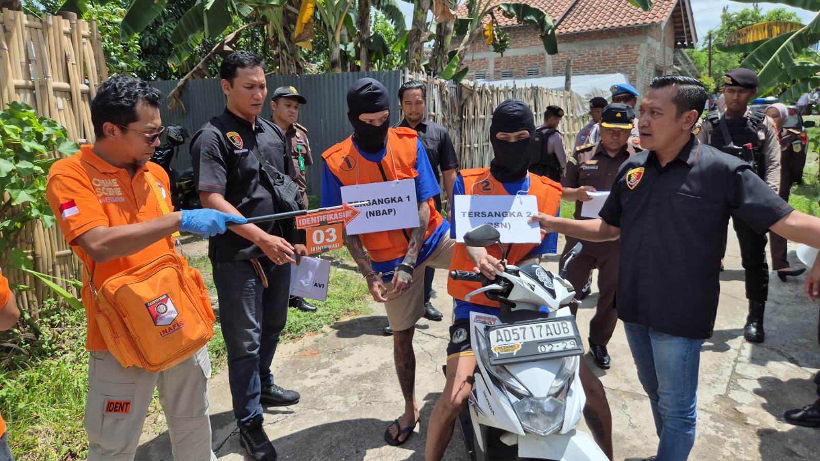 Rekonstruksi kasus tindak pidana kekerasan di&nbsp;Desa Telukan, Grogol, Sukoharjo, Senin (15/12).