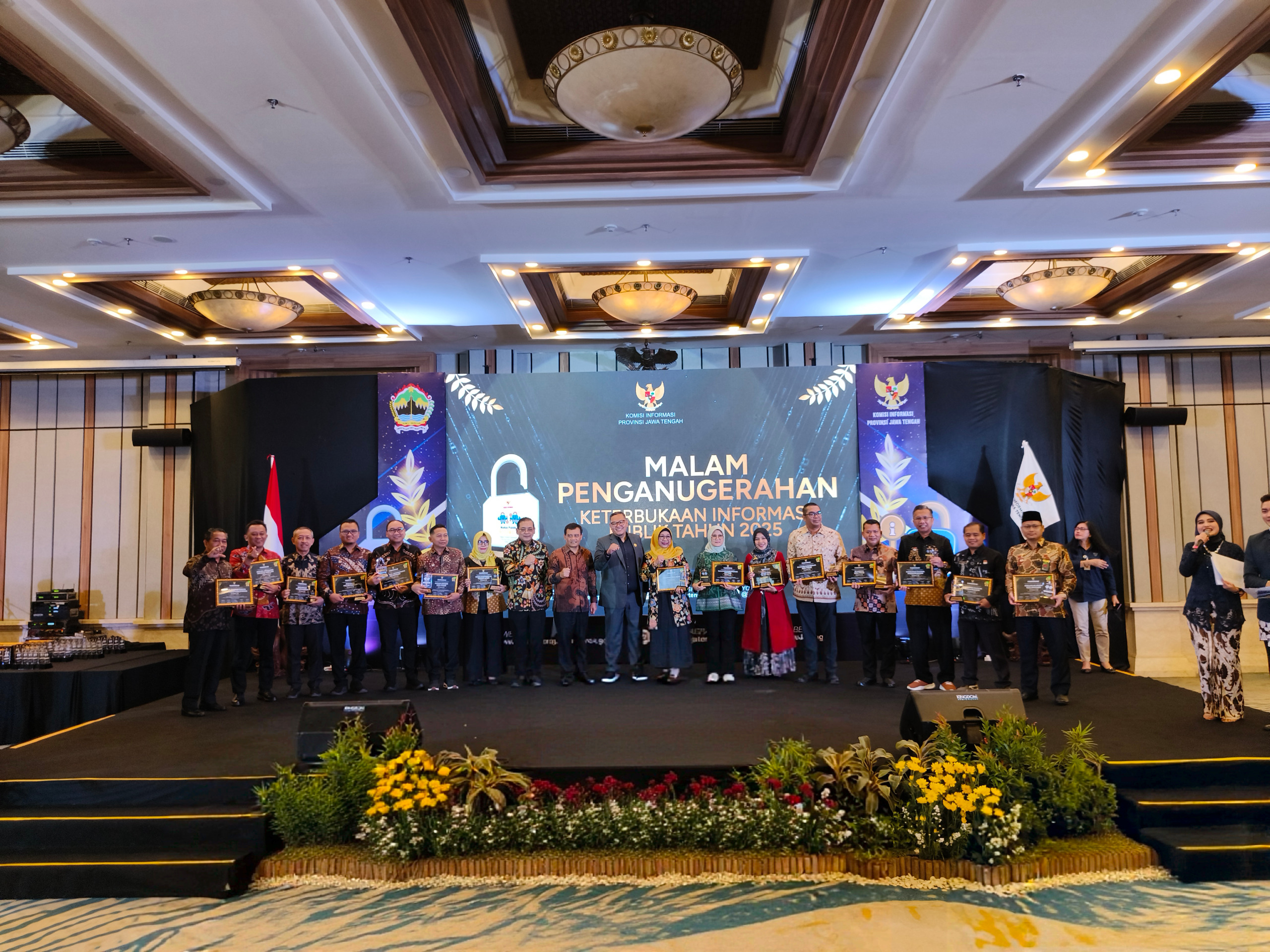 RSUD dr. Soediran Mangun Sumarso Wonogiri Raih Kualifikasi Tertinggi pada Malam Penganugerahan Keterbukaan Informasi Publik 2025