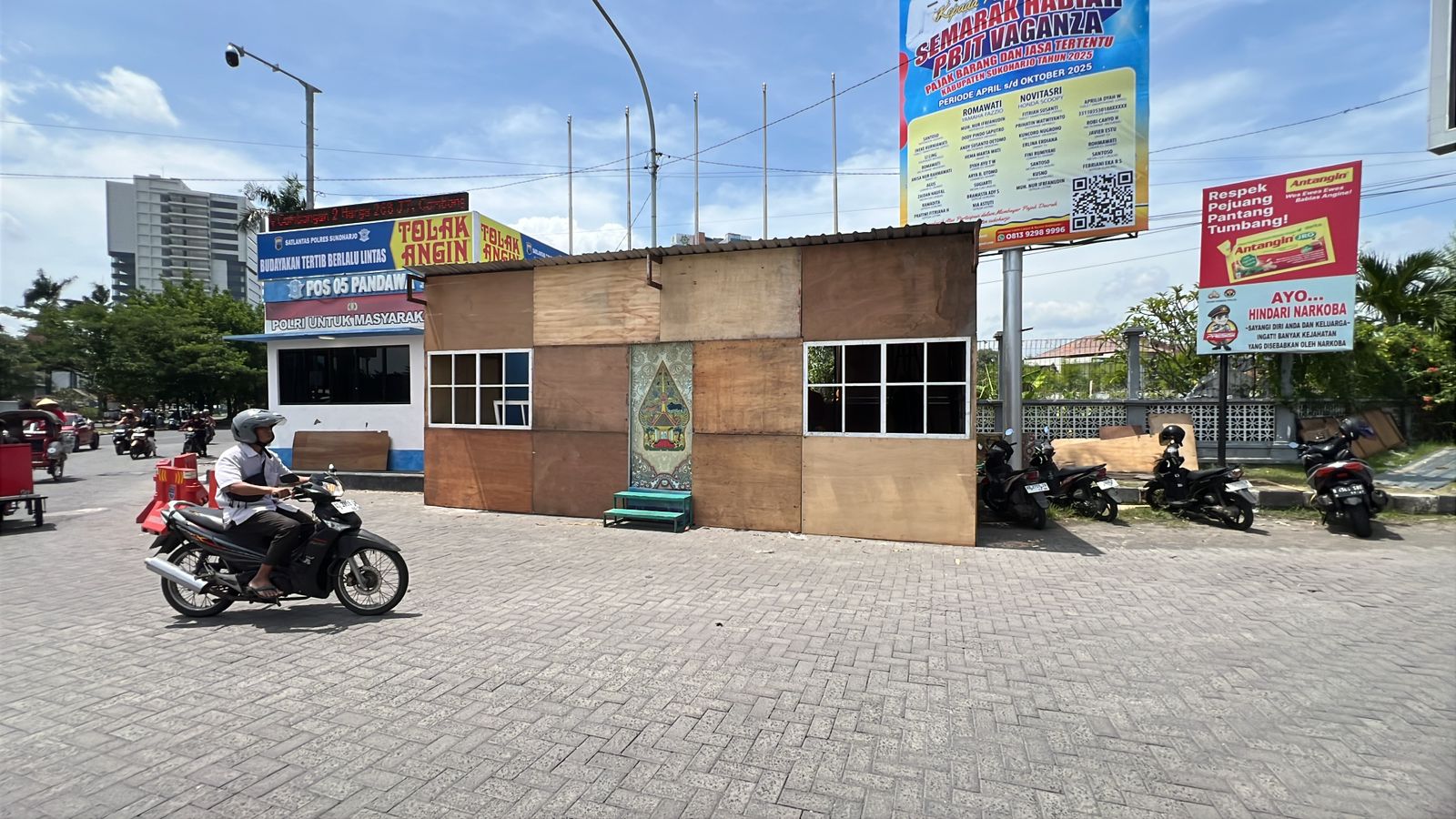 Pospam Nataru didirikan di simpang Pandawa, Solo Baru, Grogol, Sukoharjo.