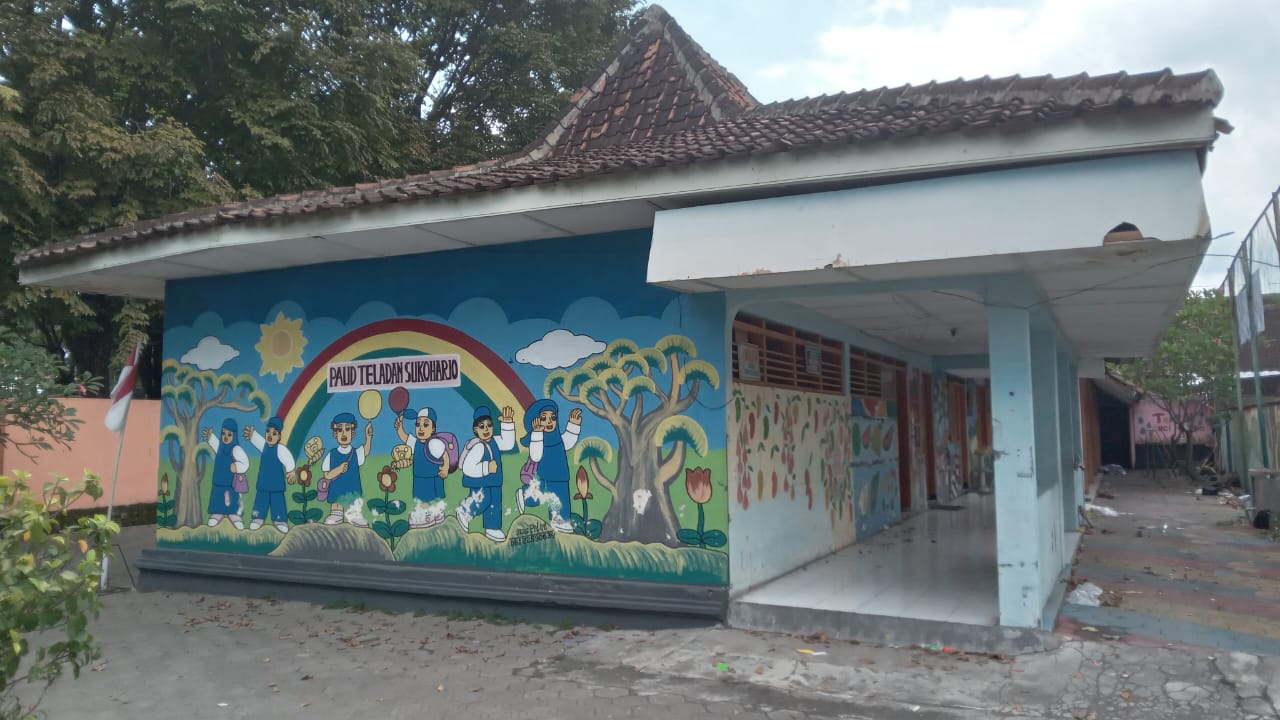 Penampakab gedung TK Teladan Sukoharjo yang akan diratakan untuk Pujasera.