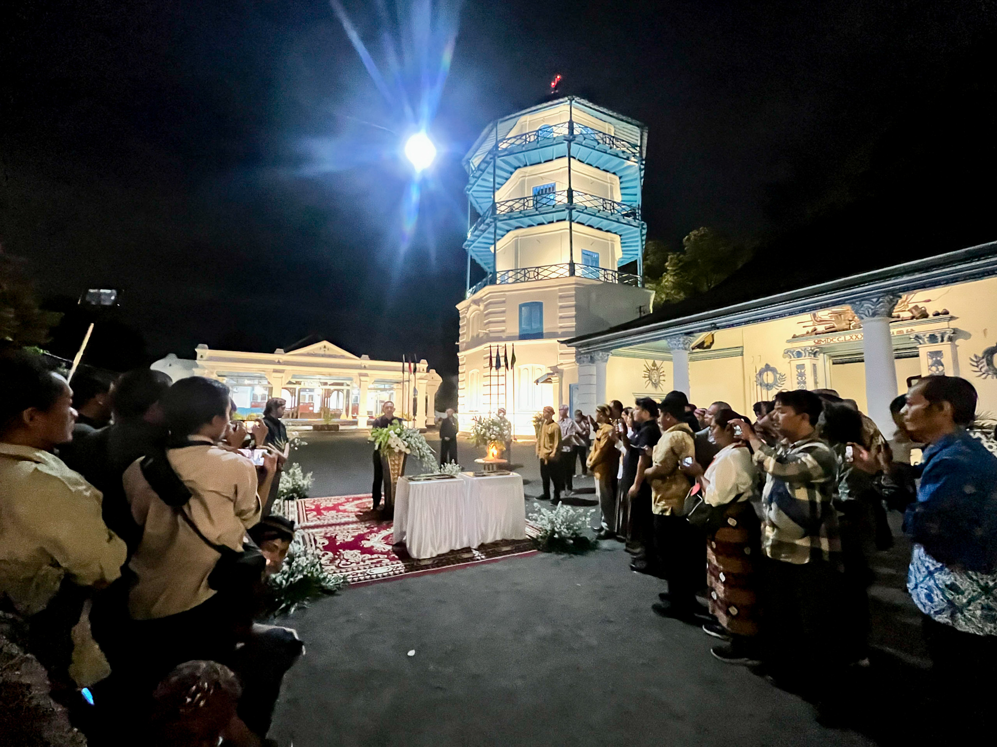 BANGUNAN IKONIK: Peresmian Panggung Sangga Buwana Keraton Kasunanan Surakarta usai direvitalisasi.