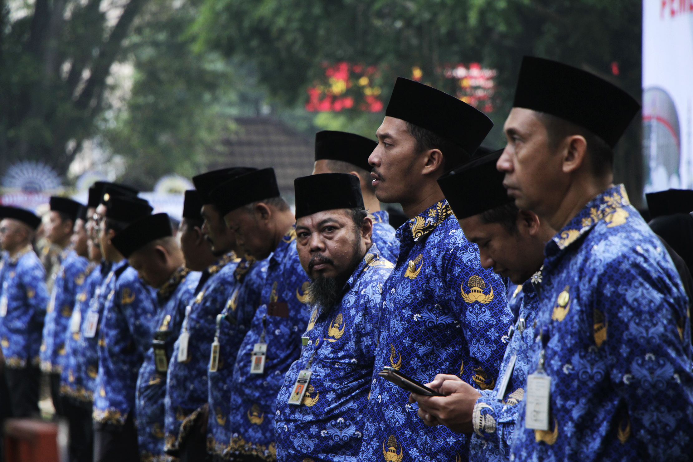 TANGGUNG JAWAB: ASN di Pemkot Solo saat menggelar upacara di Balai Kota Solo.