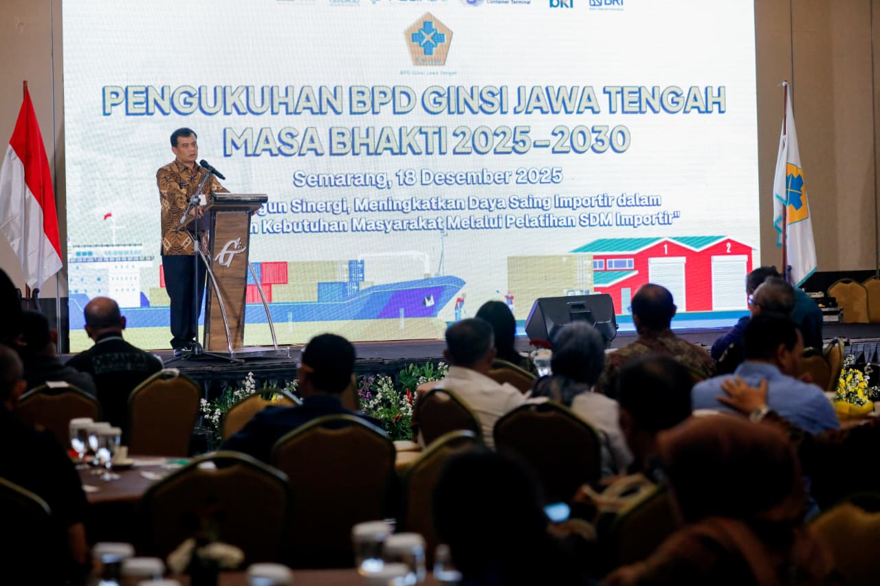 Gubernur Jateng Ahmad Luthfi hadiri pengukuhan pengurus Badan Pengurus Daerah (BPD) GINSI Jateng di Hotel Grasia, Kota Semarang, Kamis (18/12/2025).