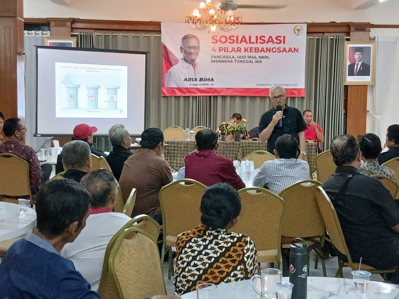 Aria Bima saat memberikan  sosialisasi 4 Pilar Kebangsaan ke Gen Z harus lewat konten digital kreatif & media sosial.
