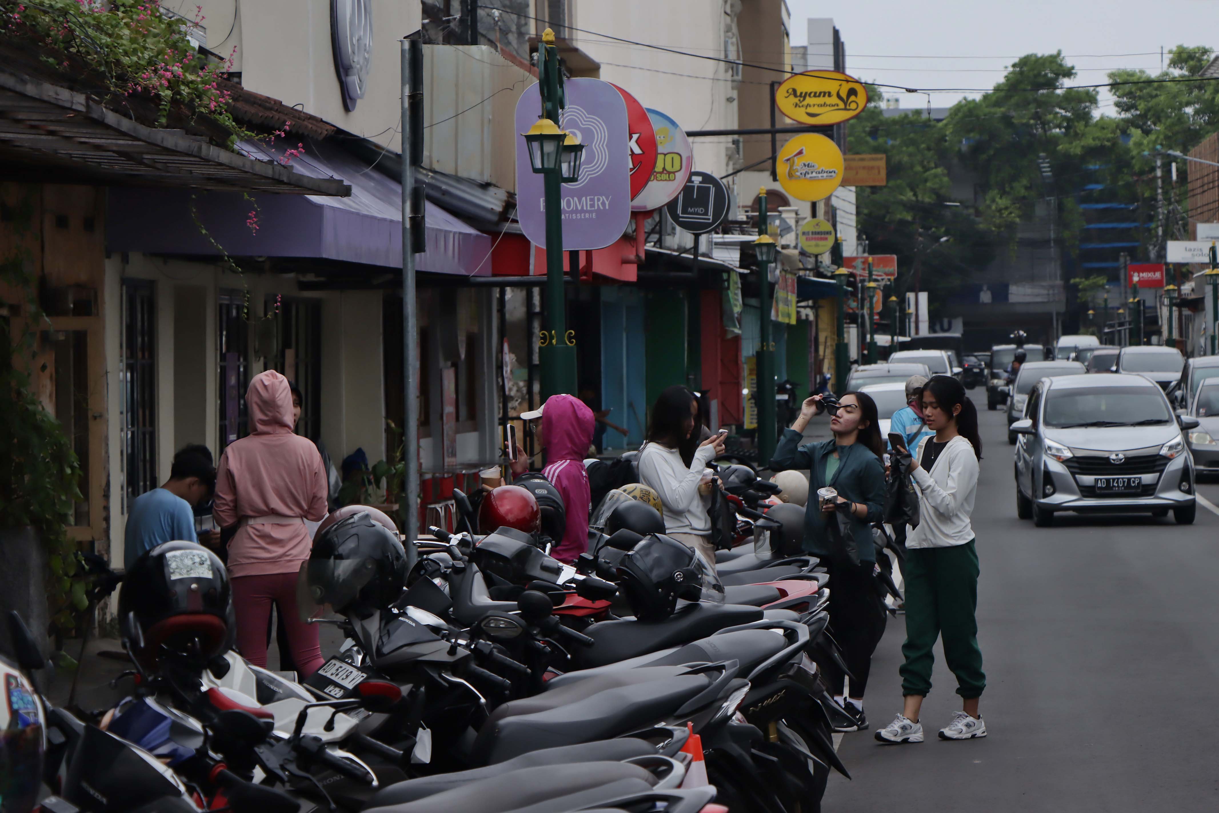 Kawasan kuliner di Kota Solo diminta steril pelajar saat jam sekolah. (M Ihsan/Radar Solo)