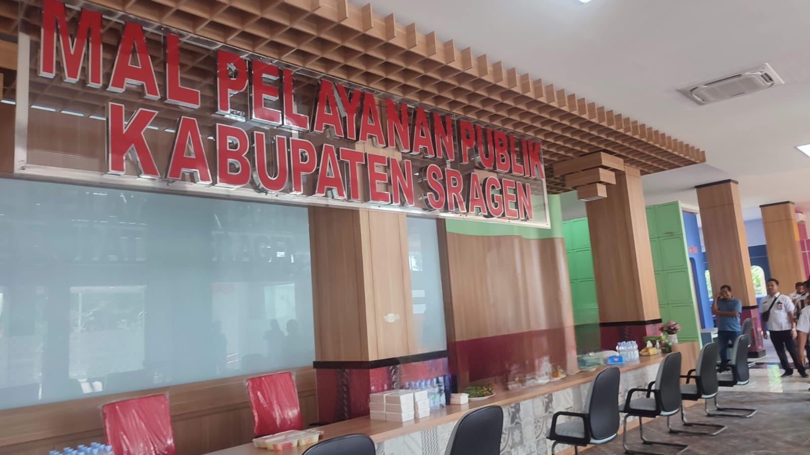 Kondisi Mall Pelayanan Publik (MPP) Kabupaten Sragen yang tampak lengang. (Ahmad Khairudin/Radar Solo)