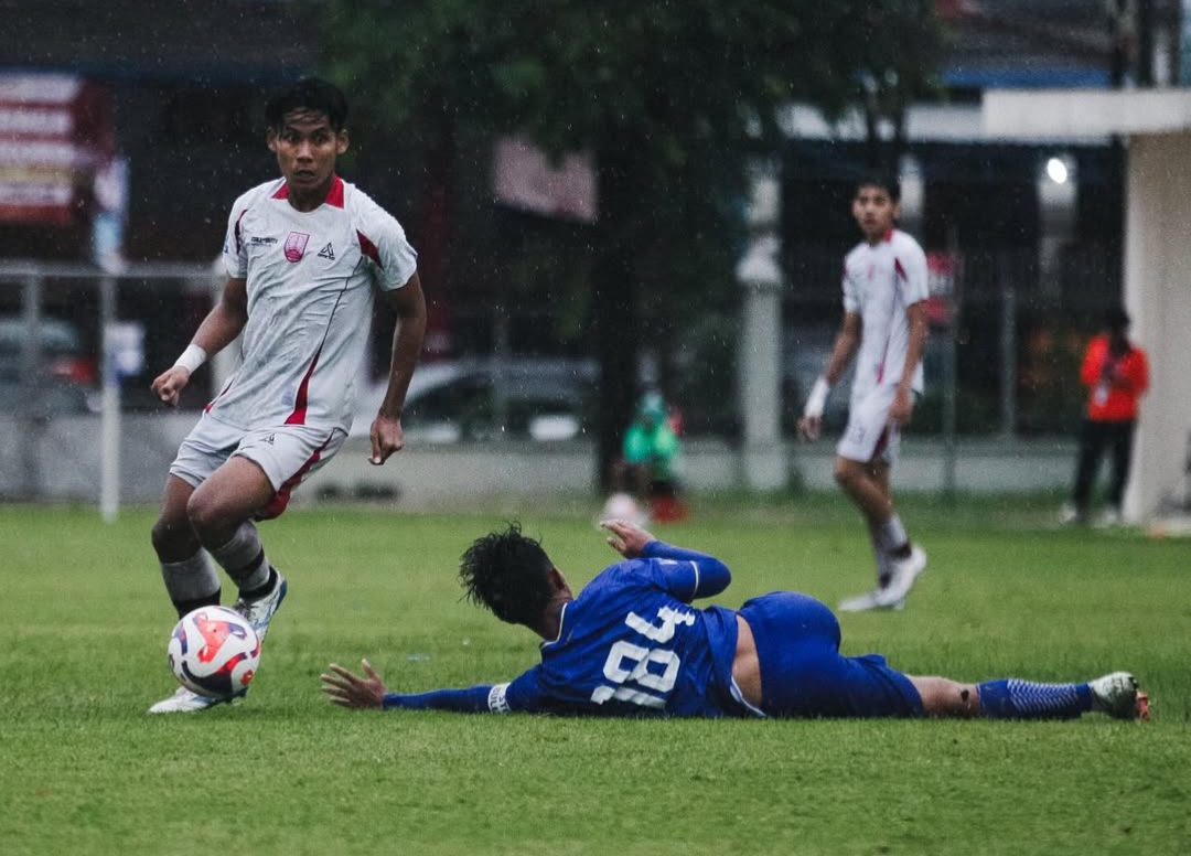 Laga Persis Solo U-20 vs Persib Bandung U-20 di Stadion Kota Barat (21/12/2025), dalam laga lanjutan EPA Liga 1 U-20 2025/2026.