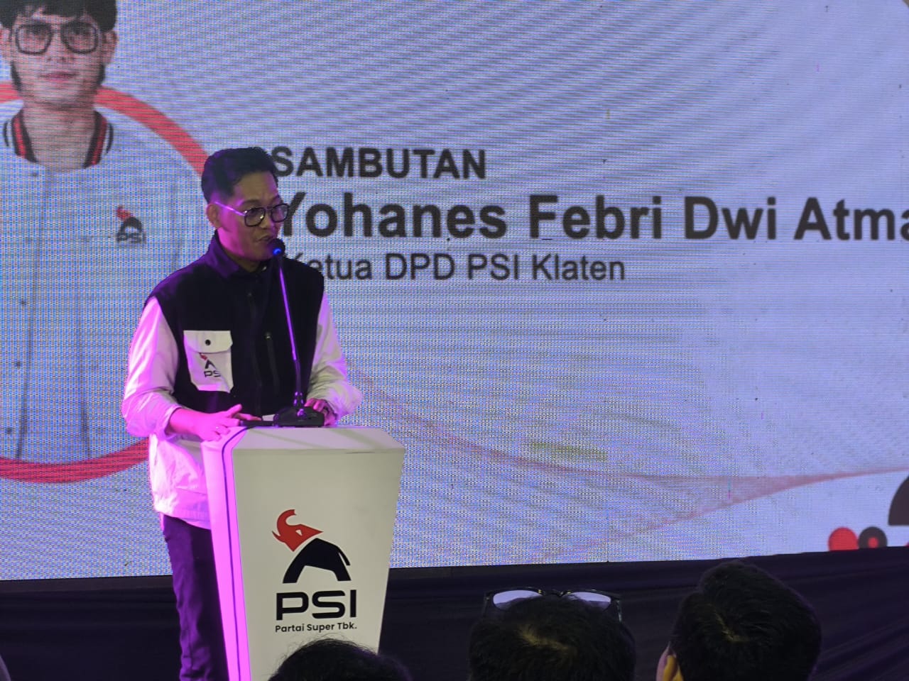 Ketua DPD PSI Klaten Joe Adma saat memberikan sambutan dalam Musyawarah Daerah (Musda) perdana. (Dokumentasi DPD PSI Klaten)