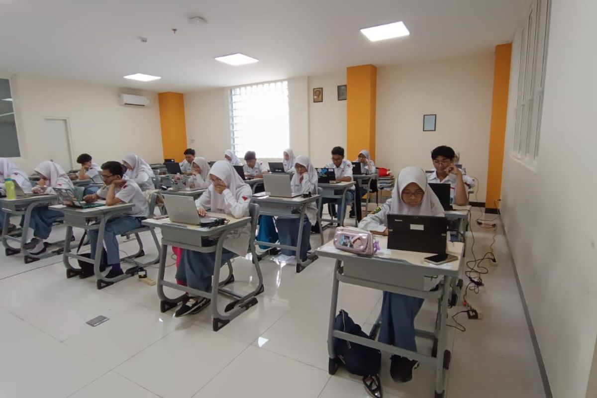 Hasil TKA 2025 diumumkan hari ini, 23 Desember. Simak cara cek nilai TKA SMA-SMK dan langkah akses Sertifikat Hasil TKA.