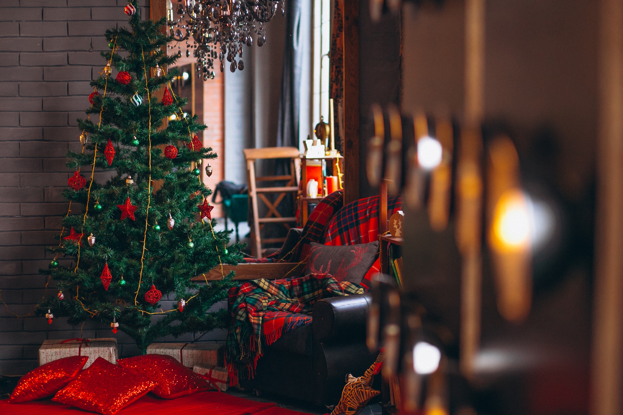 Kumpulan ucapan selamat Natal 2025 dan Tahun Baru 2026 untuk keluarga, teman, dan grup WhatsApp agar momen semakin hangat.