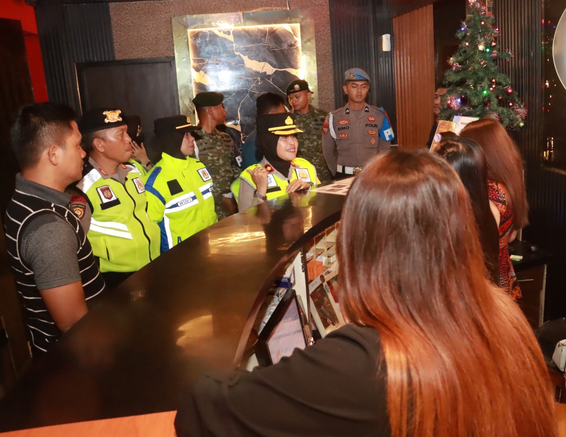 Patroli dan razia dipimpin langsung oleh Wakapolres Sukoharjo Kompol Pariastutik, dengan melibatkan sekitar 52 personel gabungan dari Polres Sukoharjo dan unsur TNI, Jumat (26/12/2025).