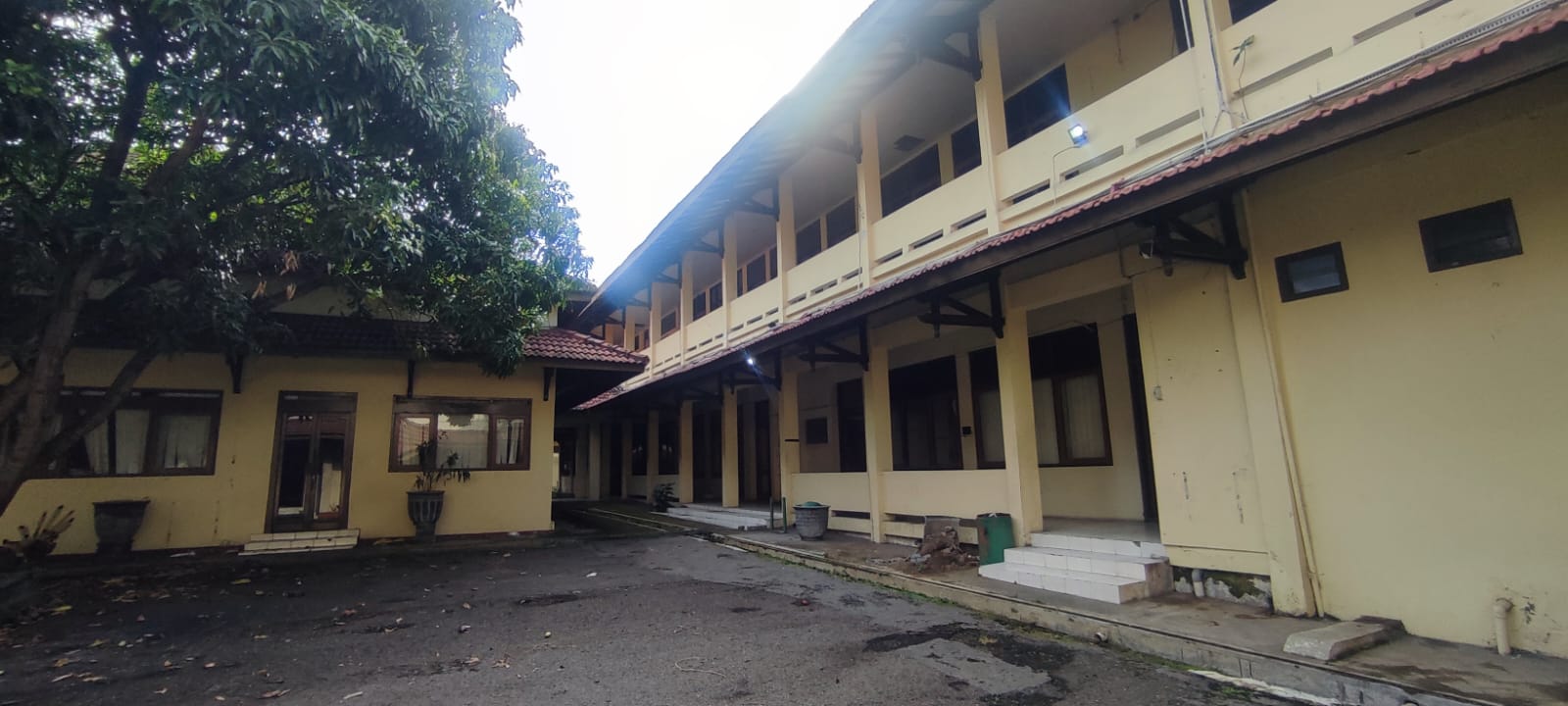 Kondisi Kantor Pemda Sragen yang sudah dikosongkan sejak Desember 2024 silam. Kini kantor pemda pindah di Jalan Dr. Sutomo. (Ahmad Khairudin/Radar Solo)