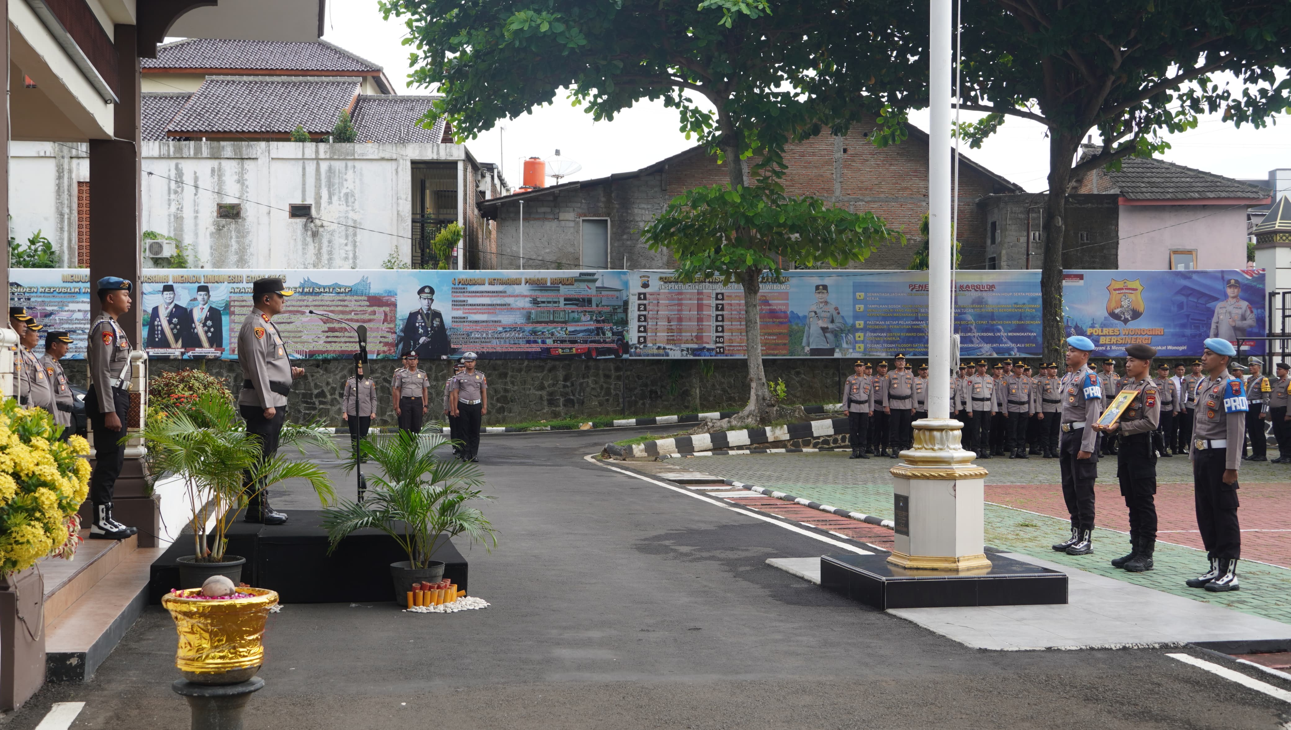 Upacara PTDH  Bripda PS alias D di Mapolres Wonogiri, Rabu (31/12/2025).