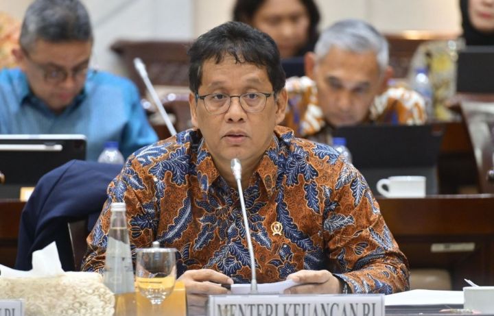 Menkeu Purbaya menyebut Kenaikan Gaji PNS 2026 belum diputuskan. Pemerintah masih menunggu evaluasi keuangan negara satu kuartal ke depan.