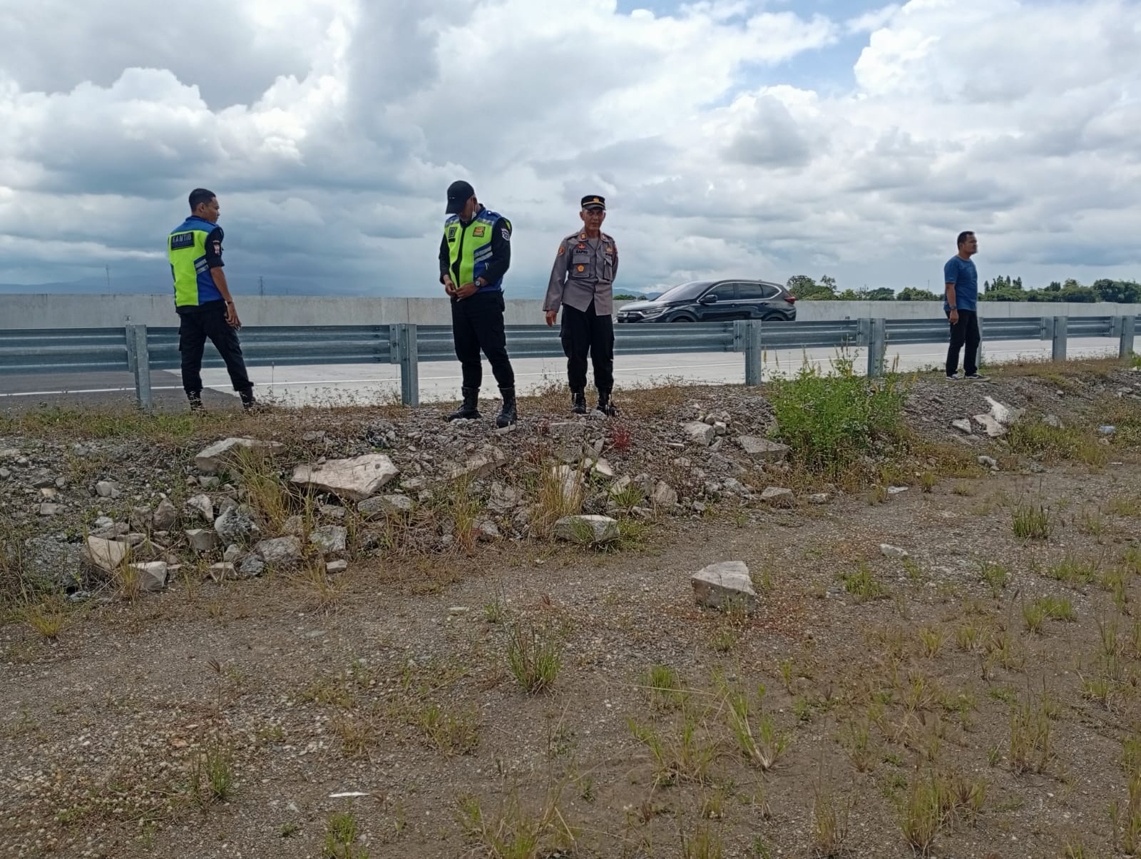 Polres Klaten intensifkan patroli di Jalan Tol Solo-Jogja untuk mencegah pelemparan bus. (Dokumentasi Polres Klaten)
