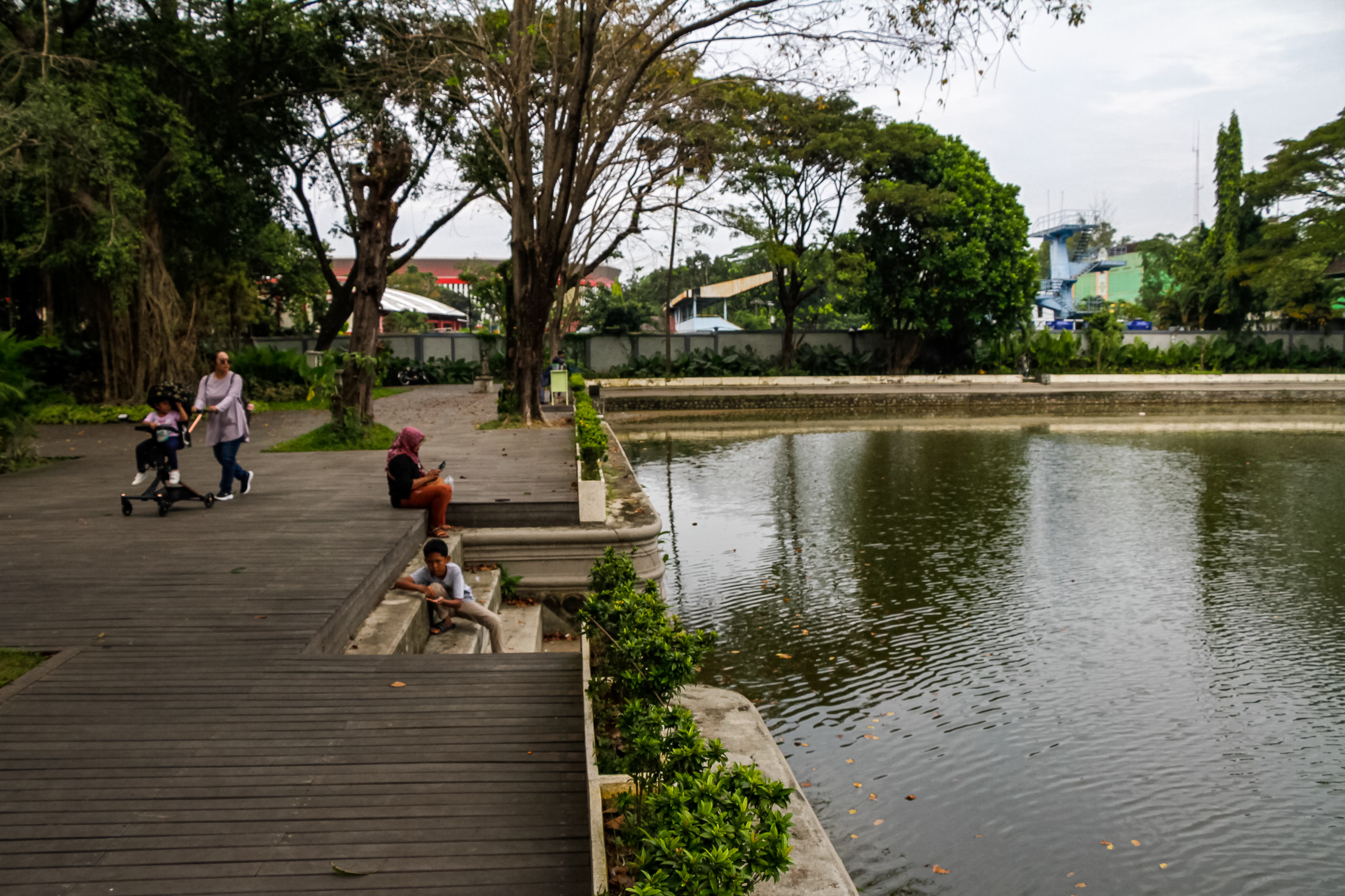 Taman Balekambang kini semakin nyaman menjadi salah satu tujuan destinasi wisata keluarga. (M Ihsan/Radar Solo)