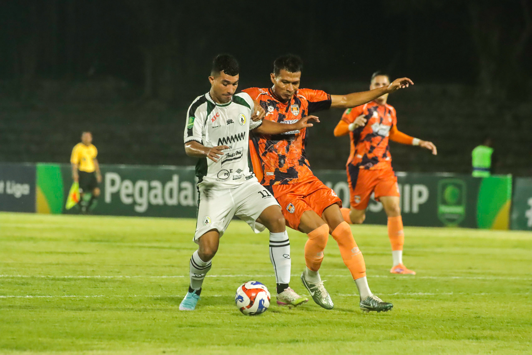 Laga Kendal Tornado FC vs PSS Sleman di Stadion Sriwedari, Senin (5/1/2026).