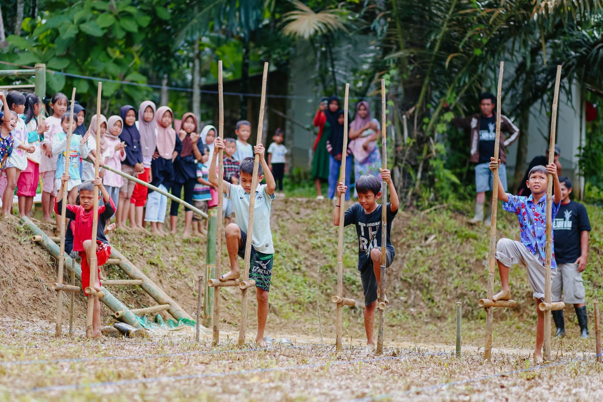 Menteri Kebudayaan Fadli Zon menegaskan bahwa di tengah arus modernisasi, desa budaya berperan sebagai benteng peradaban sekaligus ruang inovasi berbasis nilai-nilai lokal.