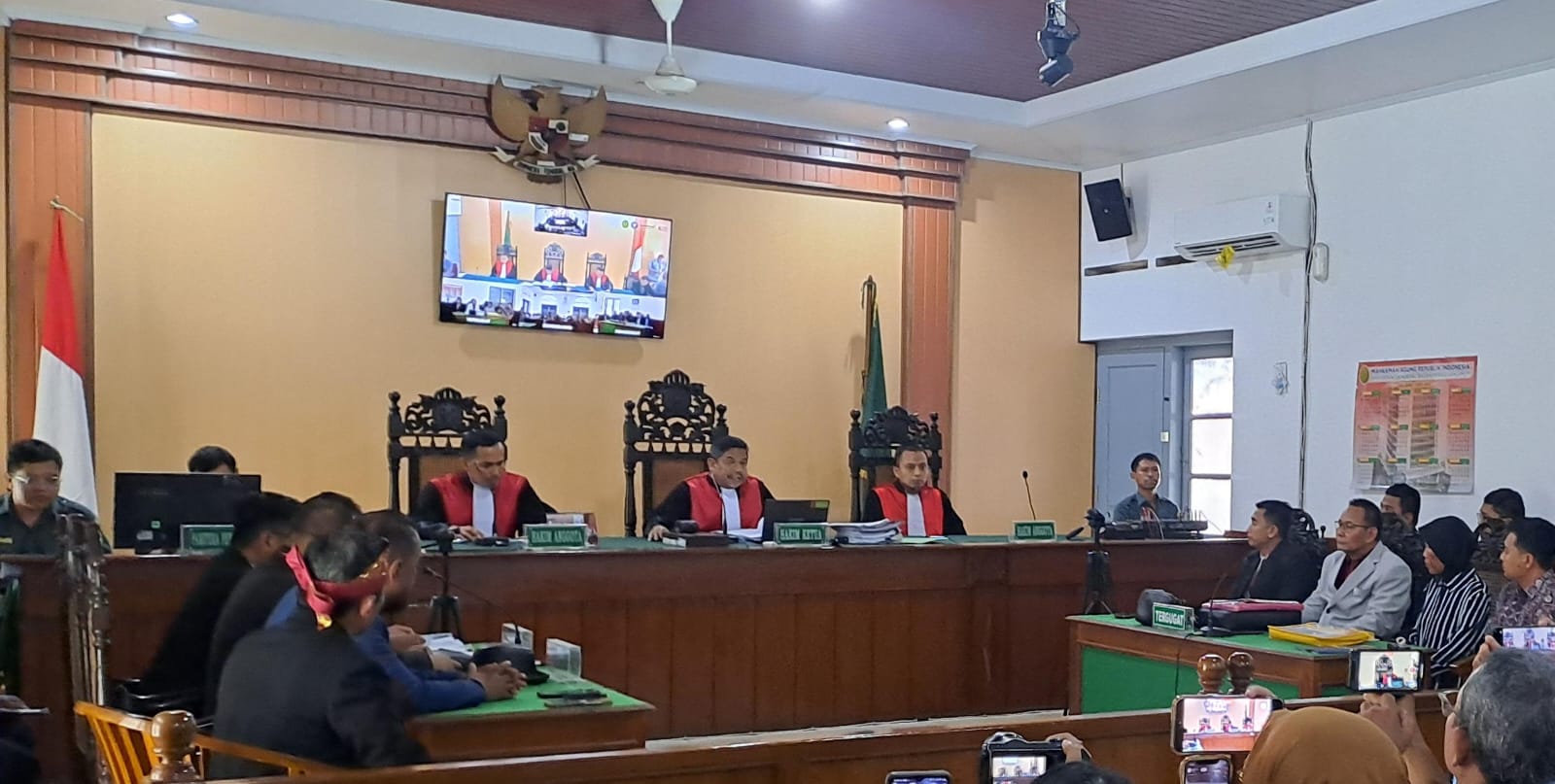 Sidang perkara gugatan ijazah Presiden ke-7 RI Joko Widodo (Jokowi) mengeklaim tidak ada ijazah di Pengadilan Negeri (PN) Surakarta, Selasa (6/1).