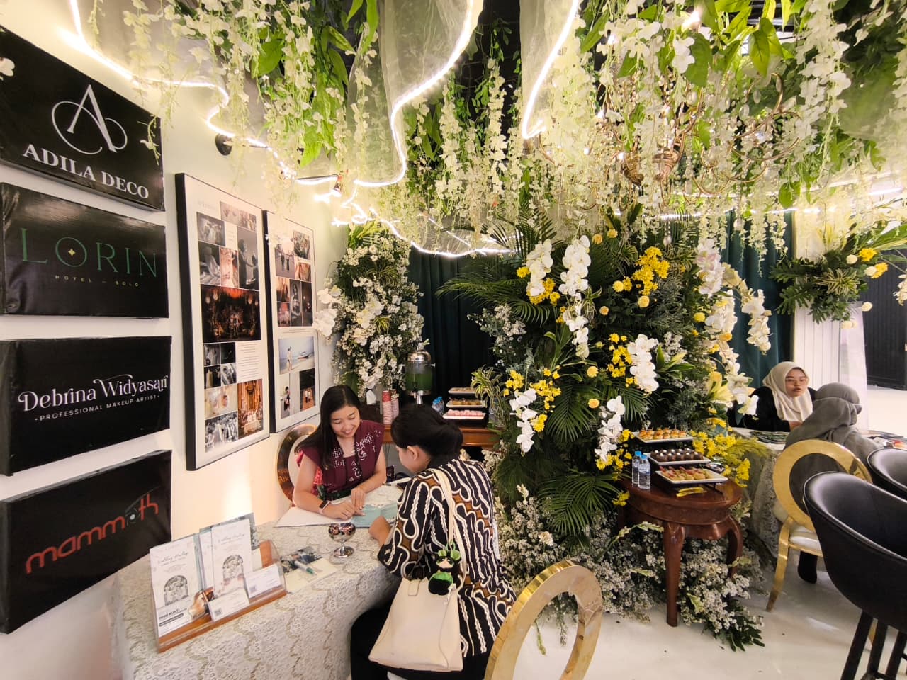 Syariah Hotel Solo dan Lorin Solo Hotel turut membuka booth di Renjana Wedding Expo yang digelar di Solo Paragon Lifestyle Mall, Jumat&ndash;Minggu (9&ndash;11/1)