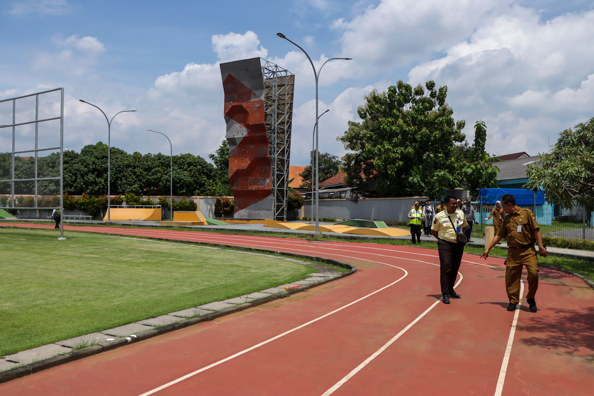 CEK: Pemkot Solo dan dispora menengok kondisi Stadion Mini Surakarta di Kampung Cengklik, Nusukan, Banjarsari.