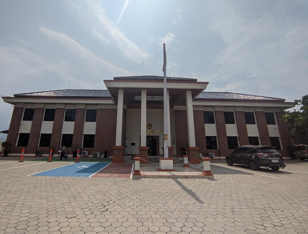 Gedung Pengadilan Wonogiri tempat digelarnya sidang penganiayaan santri Ponpes Santri Manjung hingga meninggal dunia, Selasa (13/1/2025).