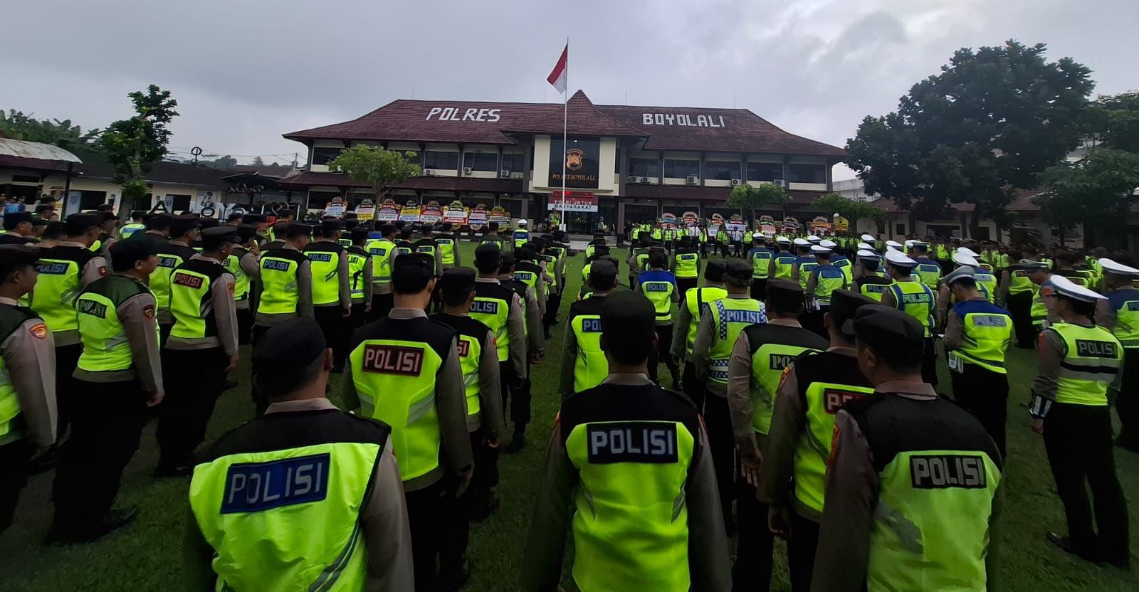 Apel Kesiapan Pengamanan Puncak Hari Desa Nasional 2026 di halaman mapolres setempat, Rabu (14/1/2026).