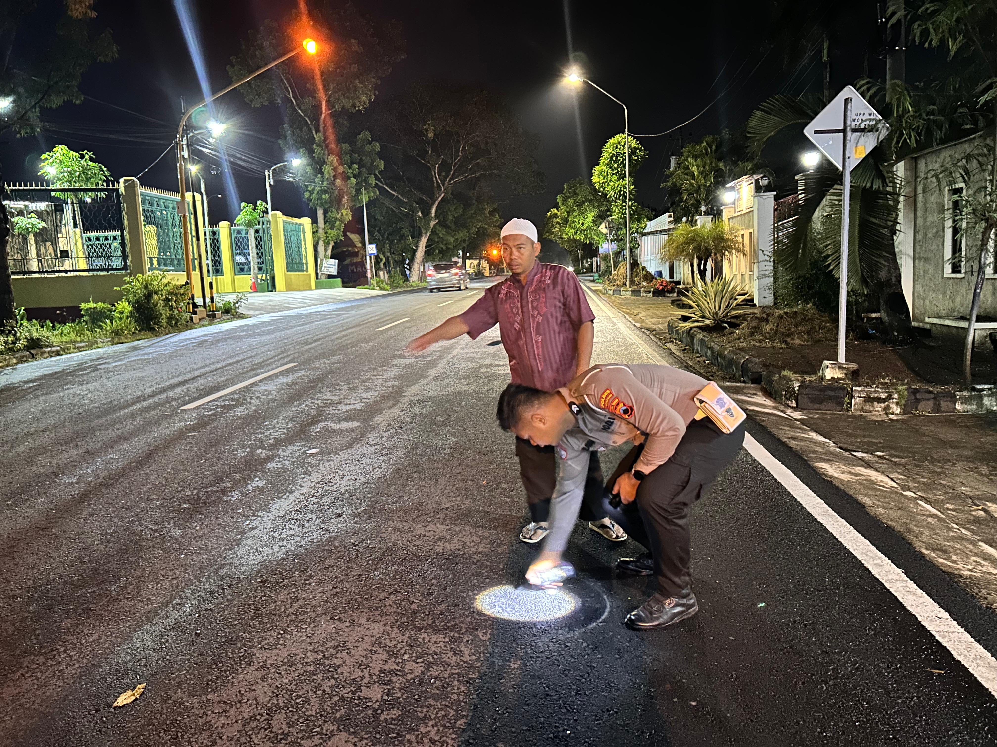 TKP kecelakaan di Jalan Selogiri&ndash;Wonogiri. Tepatnya di depan Masjid Al-Fattah, Lingkungan Brumbung, Kelurahan Kaliancar, Kecamatan Selogiri, Wonogiri, Selasa (13/1/2026) petang.